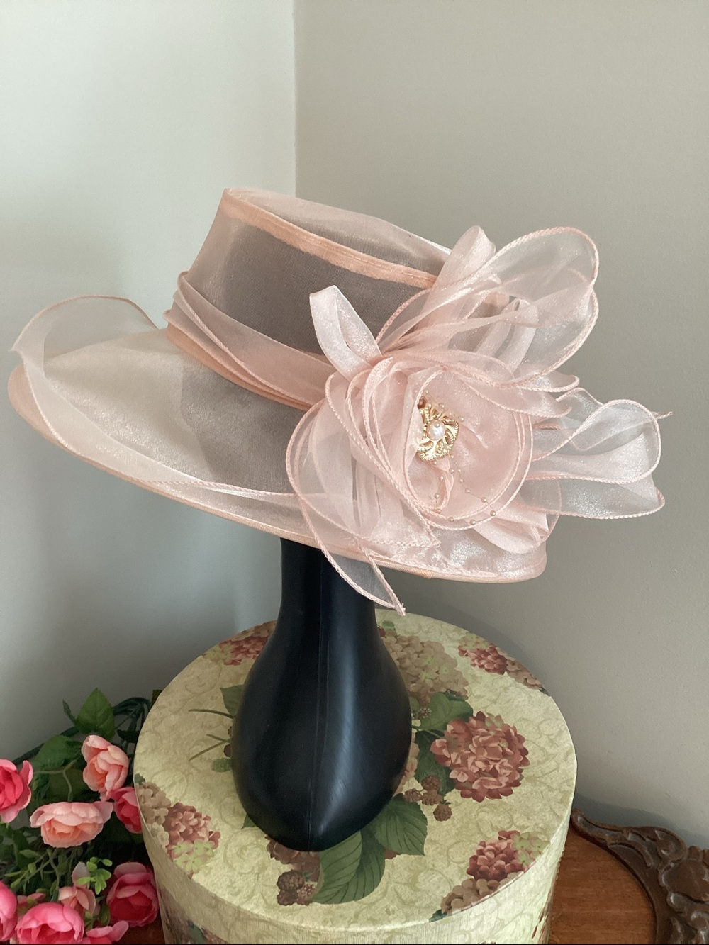 Elegant Organza Blush Organza Wide-Brim Hat Tea Parties, Horse Derby’s